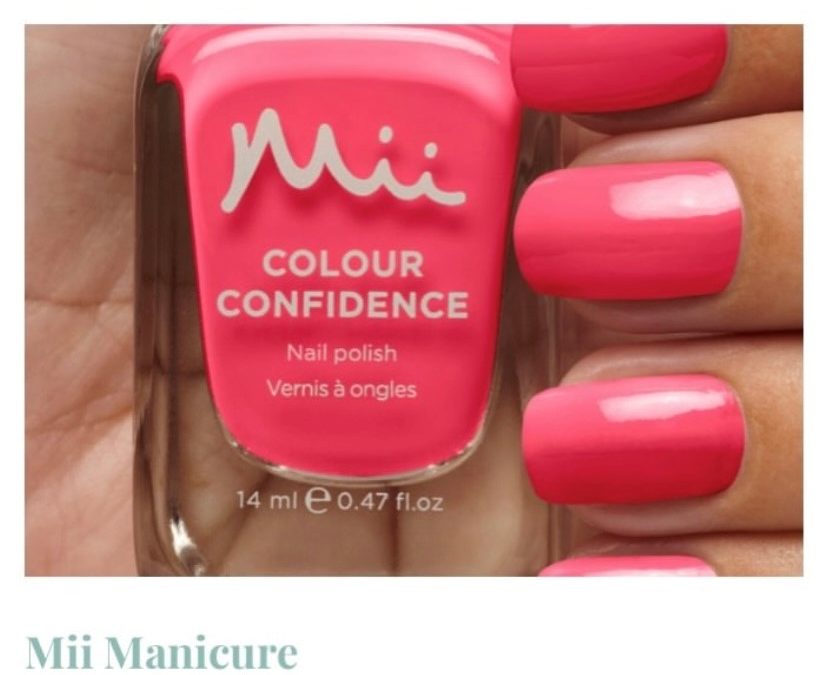 Manicure by Mii